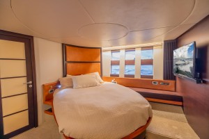 Azimut 62S-2273